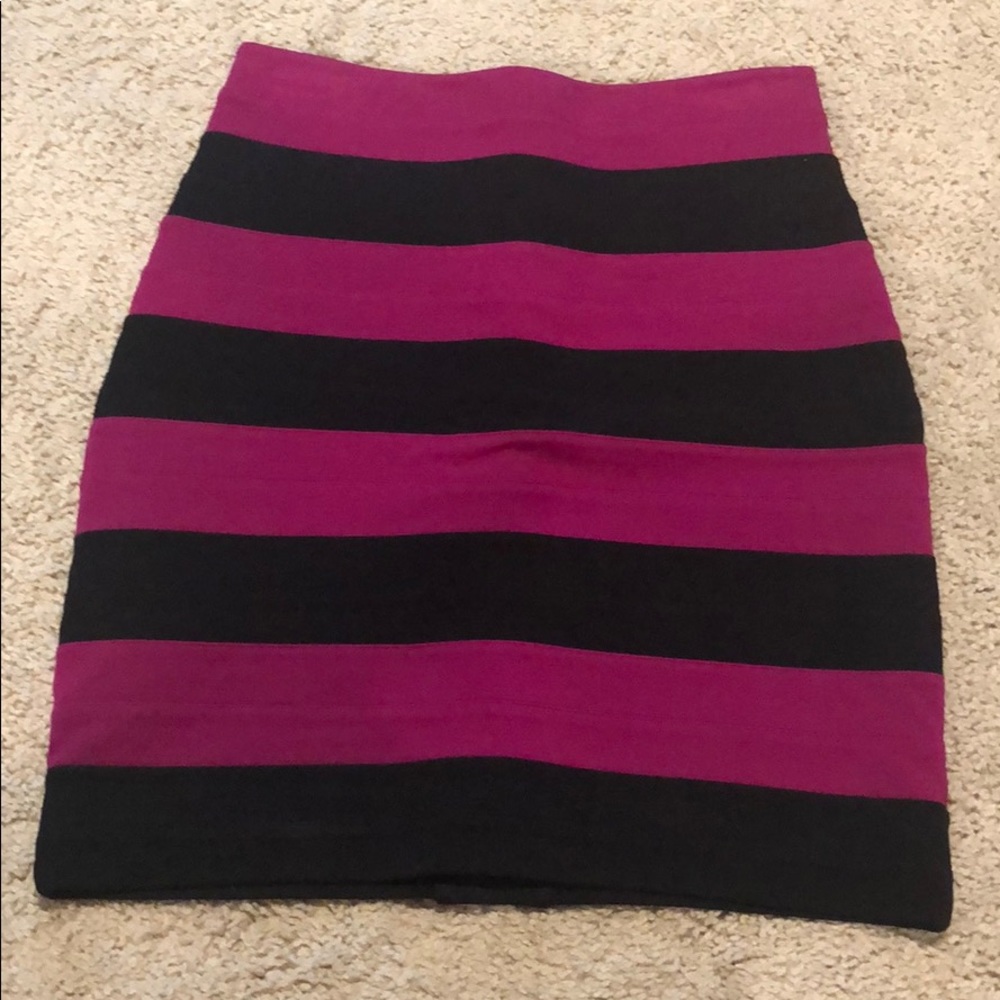Express Pink/black stretchy pencil skirt